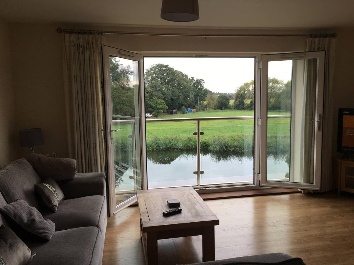 Penthouse Apartment On The River - 65 Skipper Way Saint Neots Esterno foto