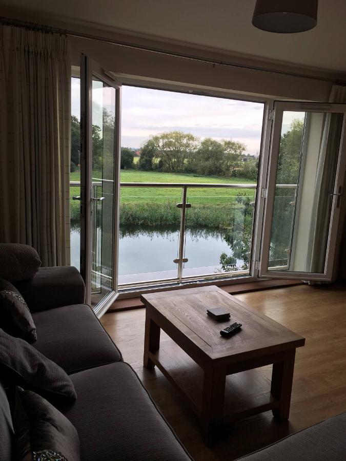 Penthouse Apartment On The River - 65 Skipper Way Saint Neots Esterno foto