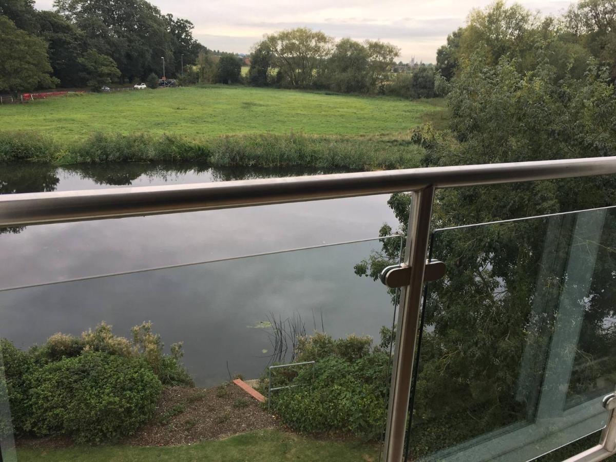 Penthouse Apartment On The River - 65 Skipper Way Saint Neots Esterno foto