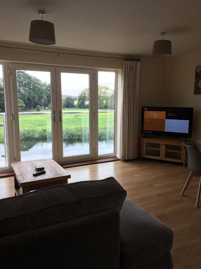 Penthouse Apartment On The River - 65 Skipper Way Saint Neots Esterno foto